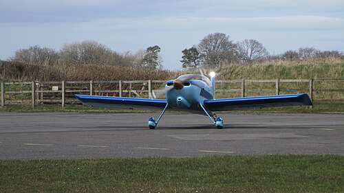 طائرة فانز RV-6 تعرض أطراف أجنحة على طراز هورنر