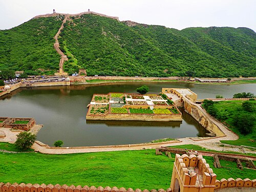 بحيرة ماوتا وكيزار كياري (حديقة الزعفران).