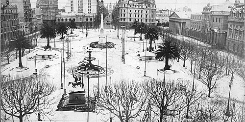 تساقط نادر للثلوج على بوينس آيرس، في بلازا دي مايو، 1918.