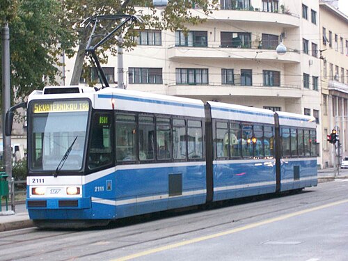 Končar TMK 2100، 16 وحدة تم بناؤها في الفترة 1994-2002 بواسطة Končar وTŽV Gredelj