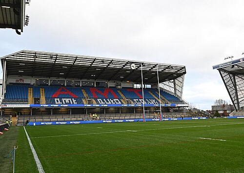 منظر لمدرج AMT Auto East في ملعب AMT Headingley Rugby Stadium في ليدز