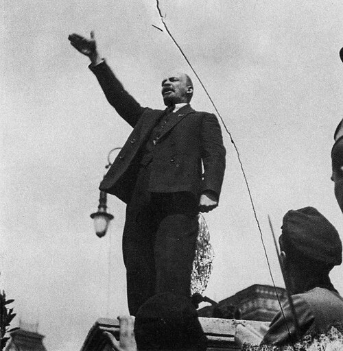 فلاديمير لينين، قائد الثورة البلشفية عام 1917.