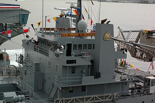 الجنرال فرانك إس. بيسون جونيور (LSV-1) التابع للبحرية الأمريكية