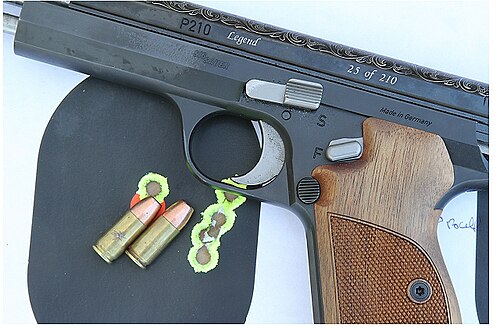 SIG 210 Legend (2010)، مرقمة "25 من 210"