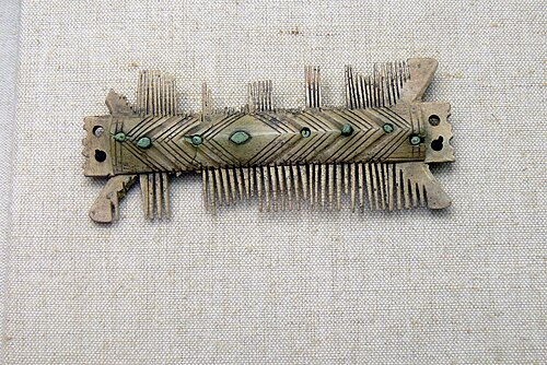 مشط روماني قديم، من القرن الرابع أو الخامس الميلادي