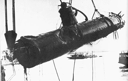 حطام الطائرة M-21