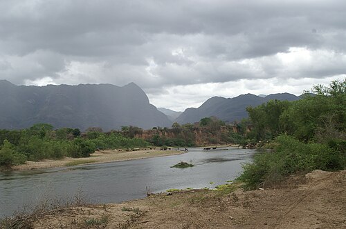 Rio Guayape بالقرب من Esquilinchuche، في مواجهة El Boqueron في Sierra de Agalta