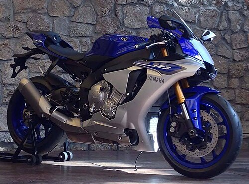 دراجة ياماها YZF-R1 سوبربايك