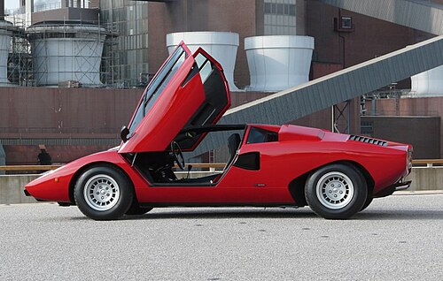 لامبورغيني كونتاش LP400 موديل 1974