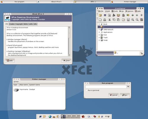 لقطة شاشة لبيئة سطح المكتب Xfce 4.0.0.