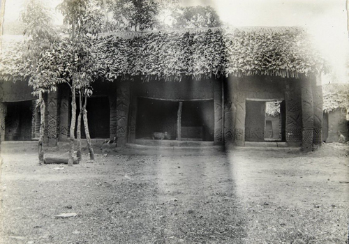 العمارة الخارجية المصنوعة من القش لدى شعب الإيغبو