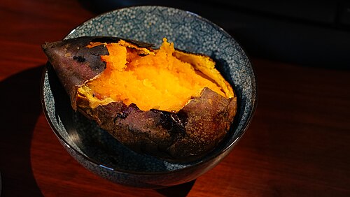 بطاطا حلوة مشوية من الصين