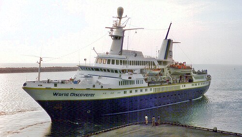 World Discoverer in Salaverry, 1993