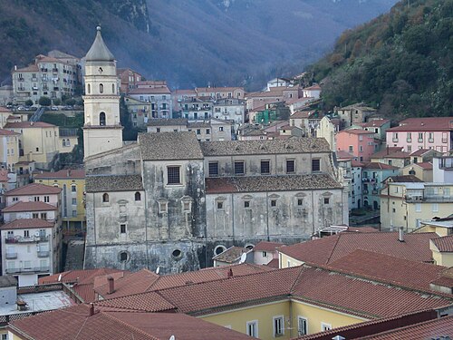 المقر المشترك لأبرشية ساليرنو كامبانيا آسيرنو هو Concattedrale-Basilica di S. Maria della Pace (Campagna).