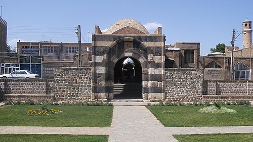 بوابة خوي الحجرية