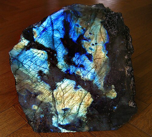 حجر لابرادوريت مصقول 18 × 20 سم