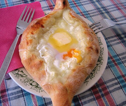 خاتشابوري أدجاري من جورجيا