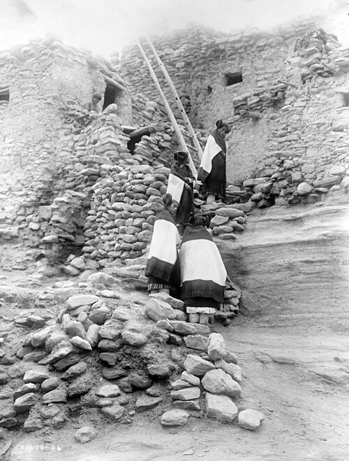 منازل الهوبي التقليدية، حوالي عام 1906، صورة فوتوغرافية لإدوارد إس. كورتيس