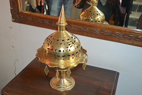 دونوري من ولاية آسام.