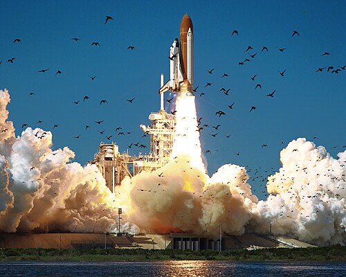 إطلاق مكوك الفضاء تشالنجر من منصة الإطلاق 39B في مهمة STS-51-L (1986)