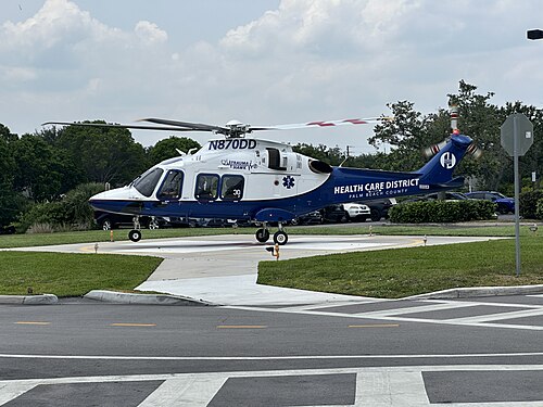 طائرة ليوناردو AW169 N870DD تروما هوك في مركز جوبيتر الطبي
