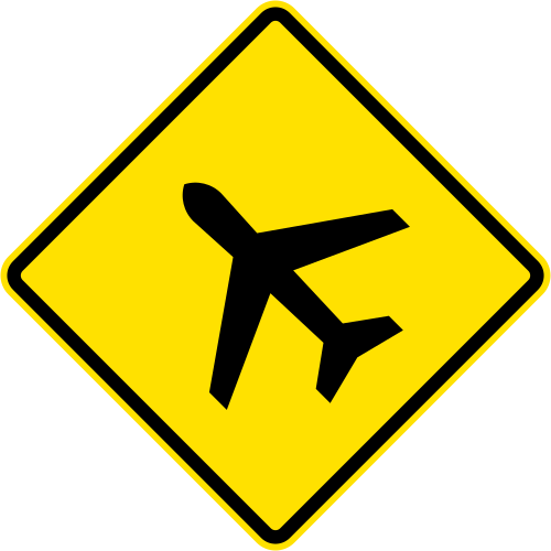 مطار أو مهبط طائرات قريب من PE-7