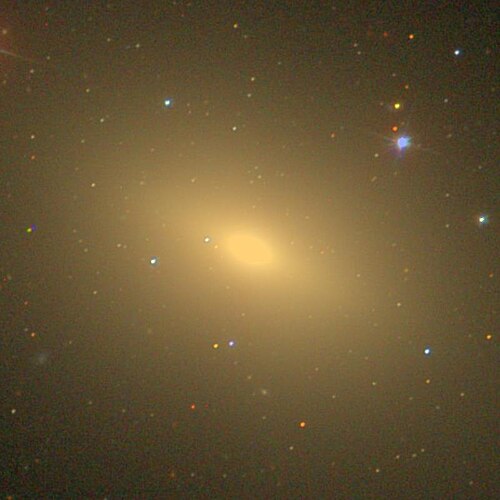 NGC 4697 بواسطة مسح سلون الرقمي للسماء