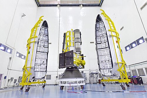 يتم دمج نظام NISAR مع غطاء الحمولة الخاص بصاروخ GSLV F16