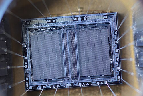 NEC 02716، ذاكرة قراءة فقط قابلة للمسح والبرمجة (EPROM) سعة 16 كيلوبت