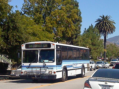 حافلة SLO Transit Gillig Phantom ذات الطلاء القديم