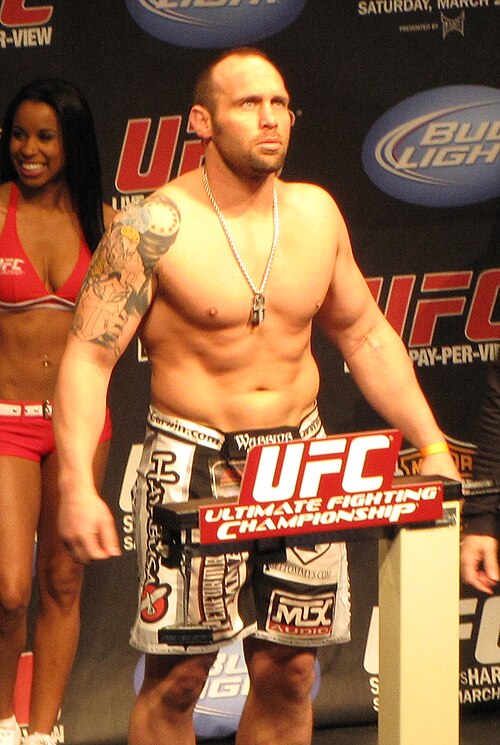 شين كاروين، مقاتل في بطولة القتال النهائي (UFC).