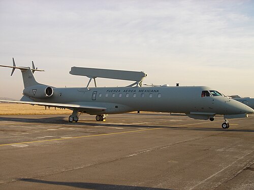 طائرة إمبراير EMB-145-SA AEW&C تابعة للقوات الجوية المكسيكية في قاعدة سانتا لوسيا الجوية.