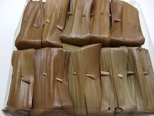 Kue bagea kenari
