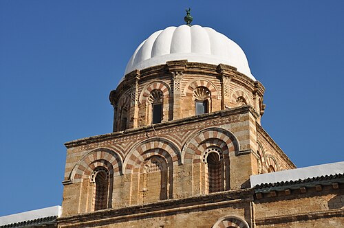 قبة البهو (أو قبة البهو) بمسجد الزيتونة بتونس (991)