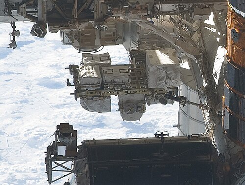 جهاز ESP-2 كما يراه طاقم STS-133 المغادر