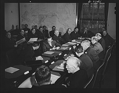 اجتماع مجلس تخصيص الذخائر المشتركة في فبراير 1943.