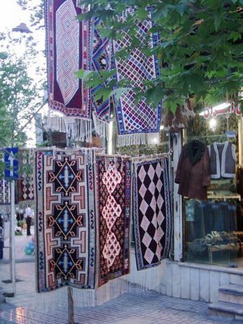 شانديز، مدينة سياحية بالقرب من مشهد