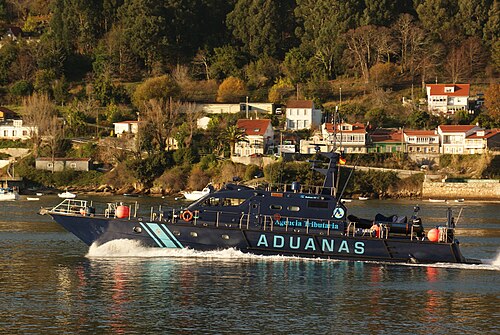 زورق دورية "Sacre" من Servicio de Vigilancia Aduanera.