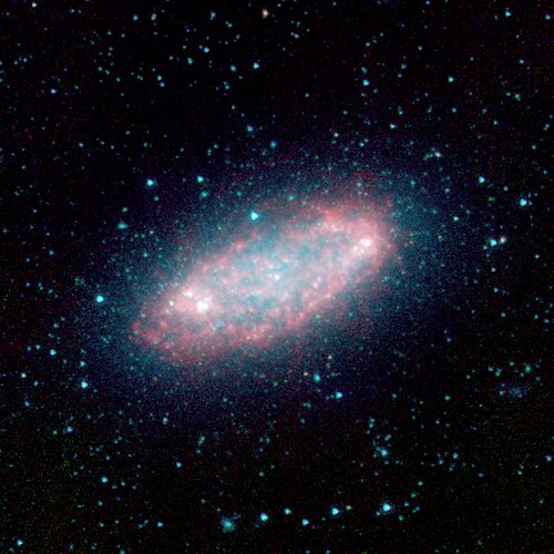 المجرة NGC 2976 من تلسكوب سبيتزر الفضائي بالأشعة تحت الحمراء