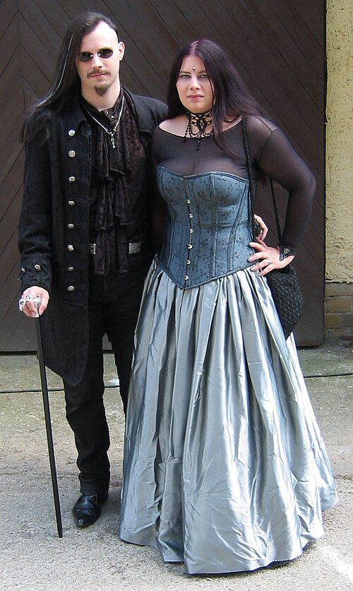 المشجعون في Wave-Gotik-Treffen في عام 2004