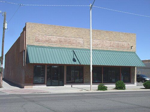 تم بناء Pay n Takit #13 في عام 1925 ويقع في 1402 E. Van Buren Rd. تم إدراجه في السجل الوطني للأماكن التاريخية في عام 1985، المرجع: #85002068.