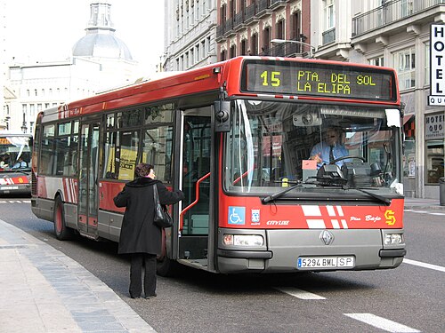 شركة النقل البلدية في مدريد خط رينو أغورا في مدريد في فبراير 2007