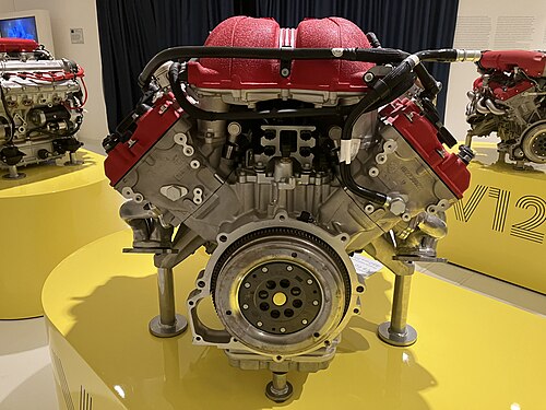 F136IH، خلفي