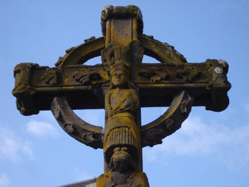 أوفيرني، تفاصيل croix nimbée de Chambon-sur-Lac، القرن السادس عشر