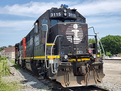 القاطرة IC 3115، وهي من طراز EMD GP40R، موجودة في واكيشا، ويسكونسن.