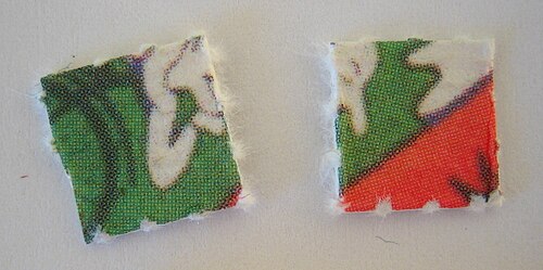 مربعان من مادة LSD.