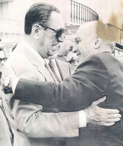 أثبت خوسيه لوبيز ريغا، السكرتير الشخصي لبيرون، أنه كان له تأثير ضار على الزعيم المسن، مستغلاً ذلك لأغراض الفساد والانتقام.