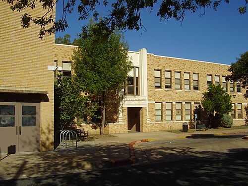 مدرسة بيكر الابتدائية