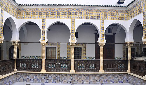 أقواس حدوة الحصان المدببة في دار مصطفى باشا في الجزائر العاصمة، الجزائر (1799)