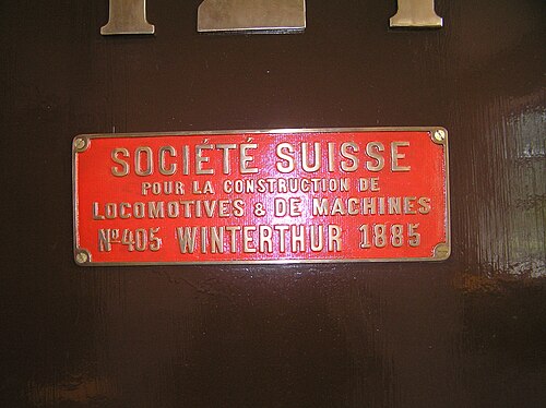 لوحة بيانات البناء 2-6-0 قاطرة سويسرية من إنتاج شركة Societe Suisse، رقم 405، من عام 1885، معروضة في متحف السكك الحديدية الفنلندي